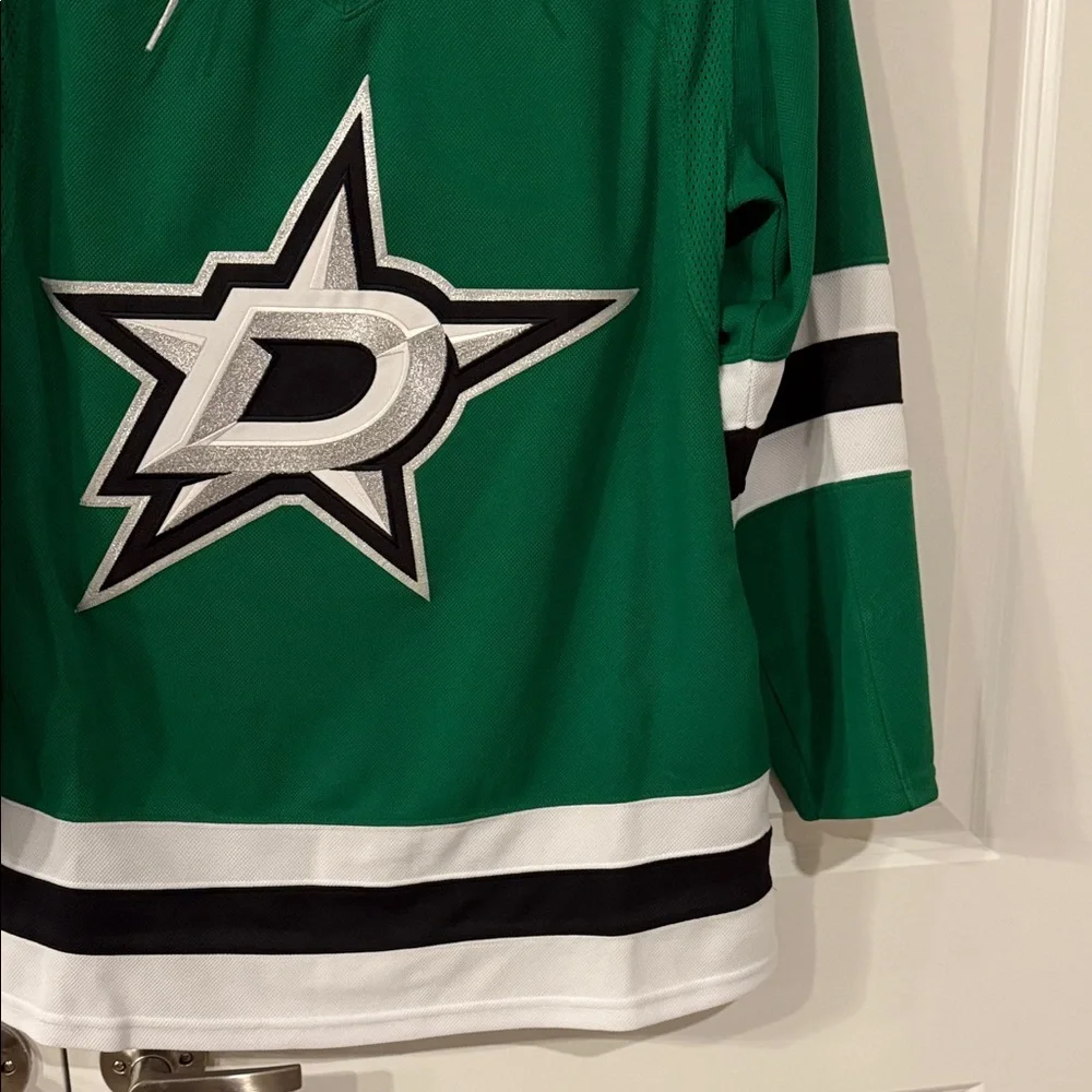 NWT Dallas Stars Adidas Victory Green Jersey Accents size 42